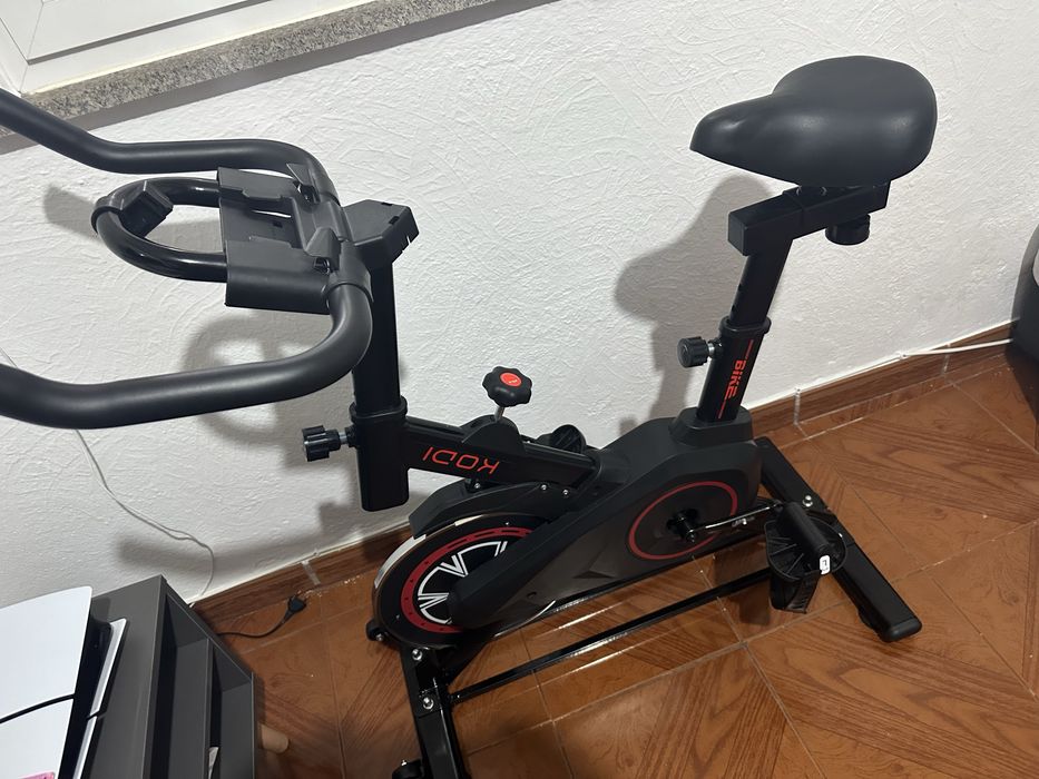 Bicicleta pra exercicios muito nova uma semana de uso