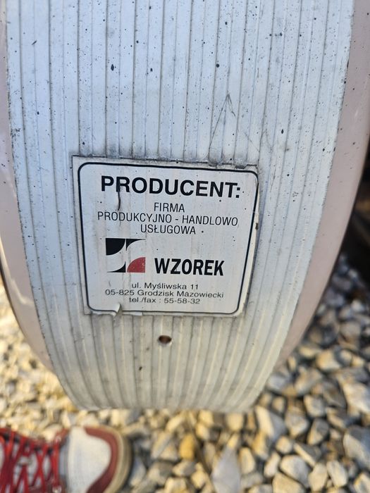 Neon reklama świeciąca Tyskie  szyld reklamowy