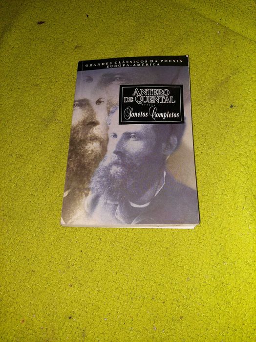 Vários livros de diferentes escritores