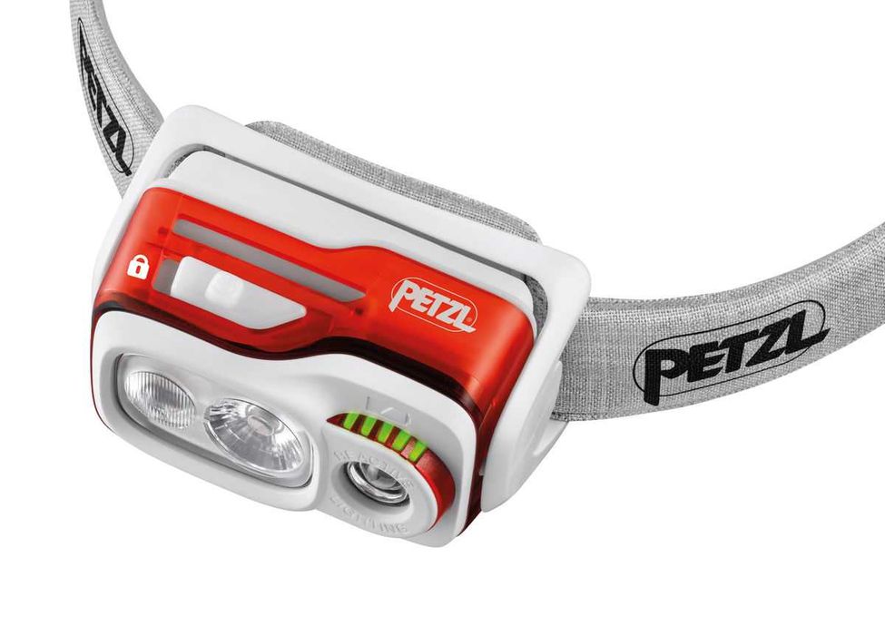Надпотужний налобний ліхтар Petzl Swift RL (900 люмен)