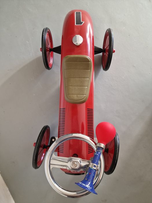 Carrinho clássico para.bebé, vermelho, bom estado