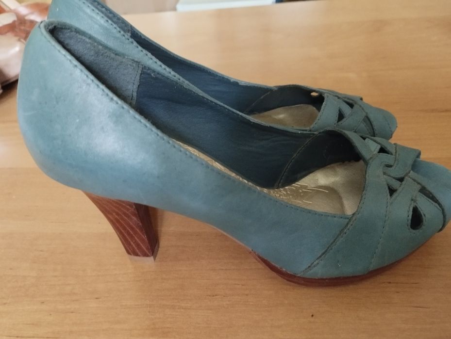 Buty na obcasie, roz. 37