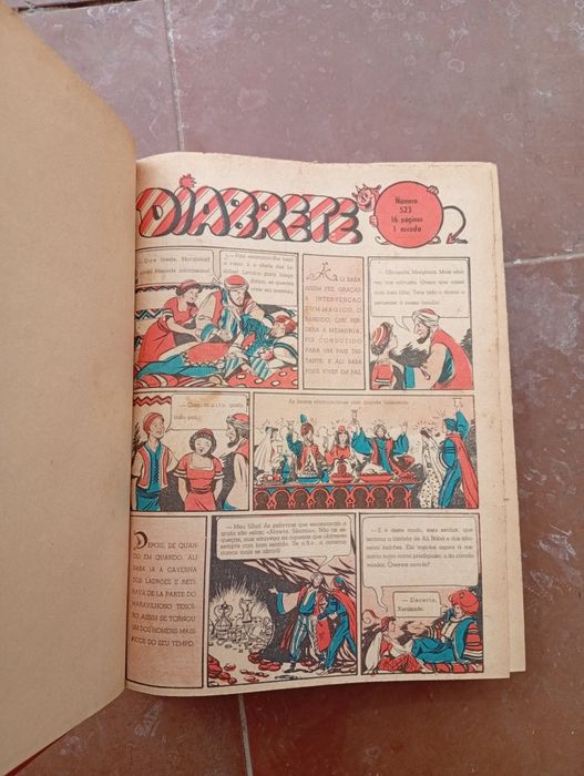 Revista Diabrete - Volume Encadernado (Nº 471 ao 574) - Anos 40
( Erro de enca