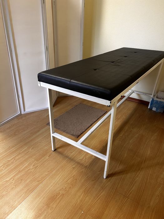 Кушетка для масажу, депіляції