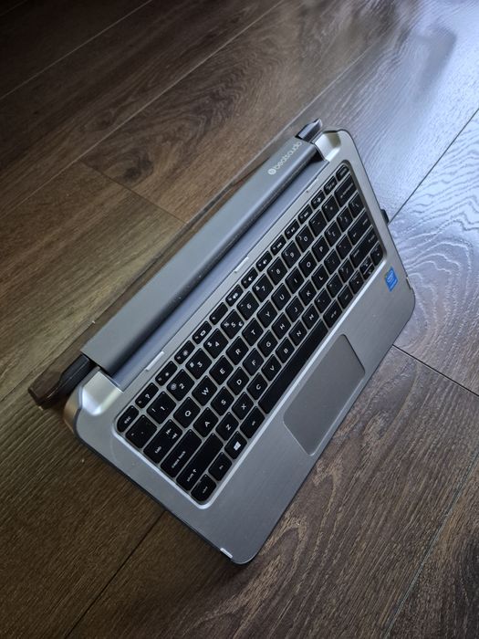 HP Pavilion 11 x360 Win 11 256 ssd RAM 4GB