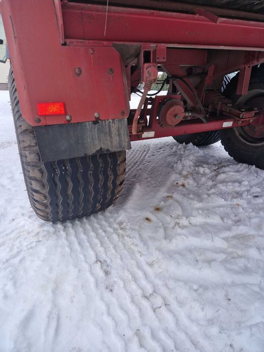 Przyczepa samozbierajaca strautmann