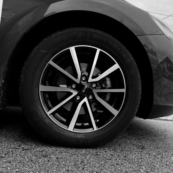 Pasuje do Skoda Felgi 16"  Fabia Kamiq Scala Roomster Scout Rapid Czarny Poler