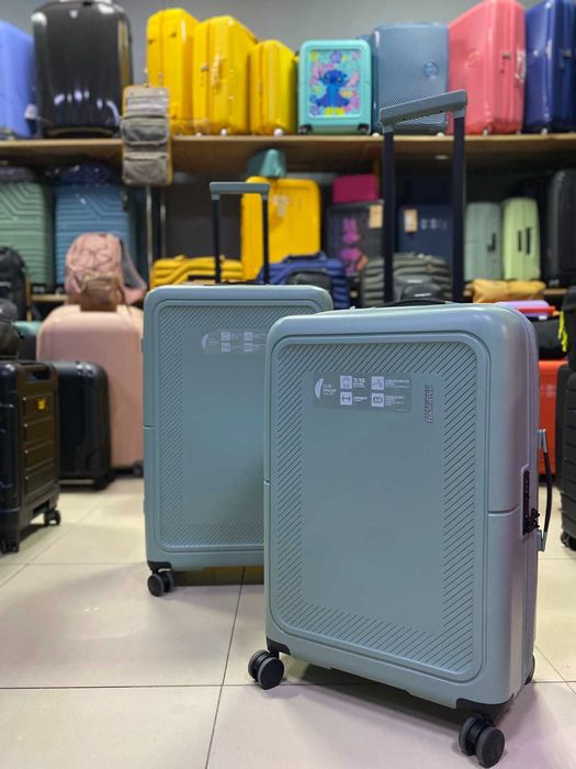 Чемодан American Tourister средний с росширеннием и плавными колёсами