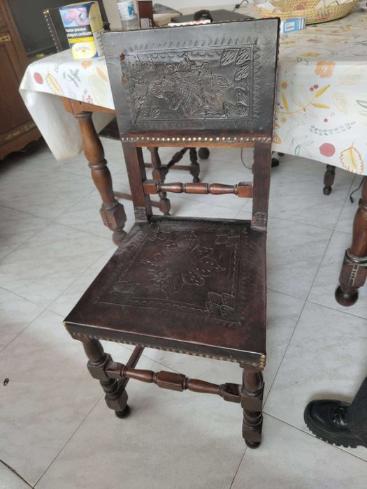 Mobilia em Madeira Maciça