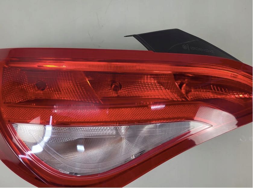 lampa lewy tył lewa tylna MERCEDES CLA C117 W117