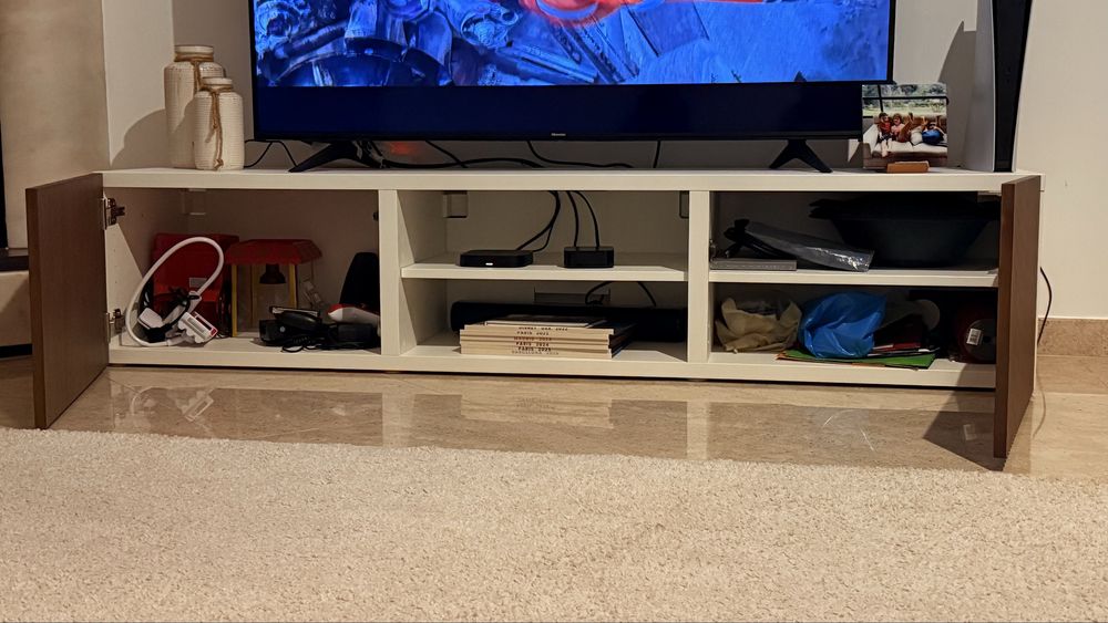 Movel de TV Besta - Ikea - Perfeito estado