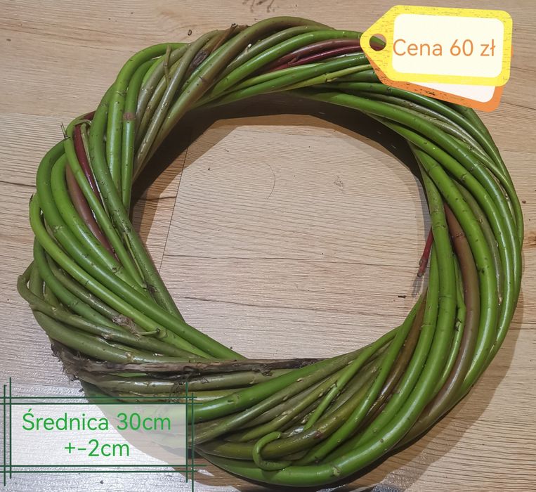 Wianek na Wielkanoc z Derenia zielonego z domieszką czerwonego.