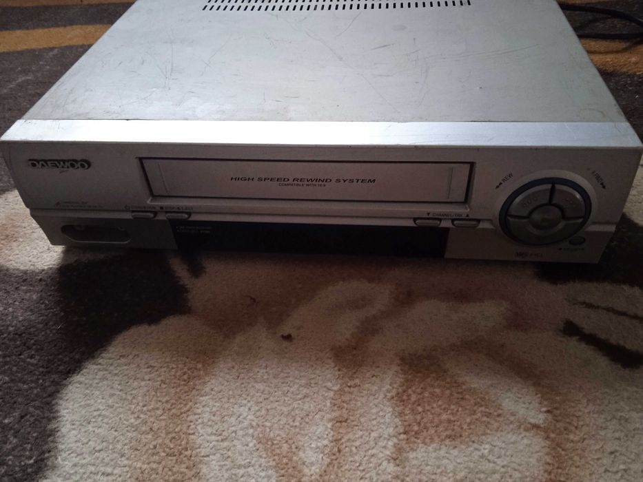 Відеоплеєр DAEWOO.