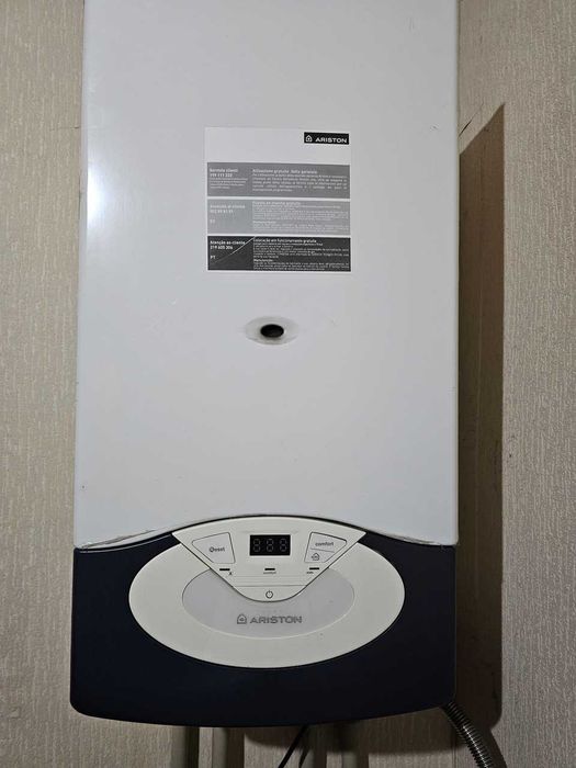 Продам квартиру на пр. Нигояна. Сталинка! Газ. котел! Отдельный вход!