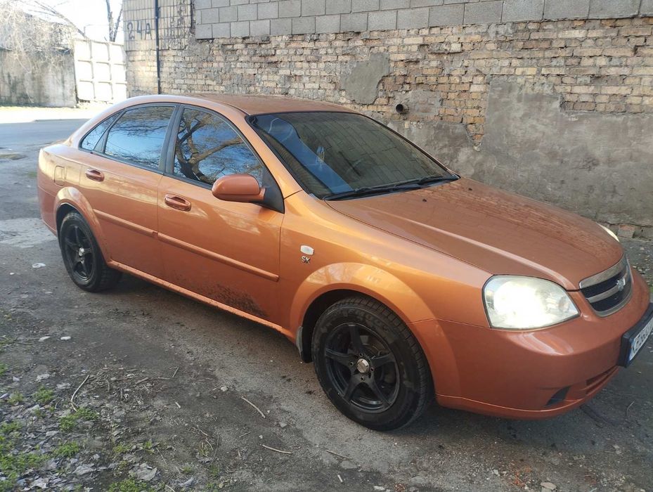 Продам автомобиль Шевроле лачети 1.8