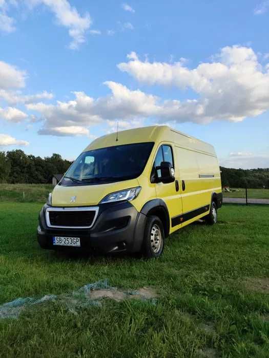 Wynajem busa samochodu dostawczego Boxer maxi krótko długoterminowy