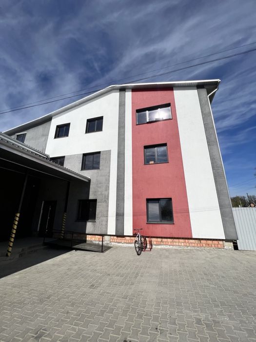 Здається  в оренду СТО