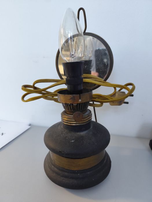 Lampka elektryczna przerobiona lampa naftowa