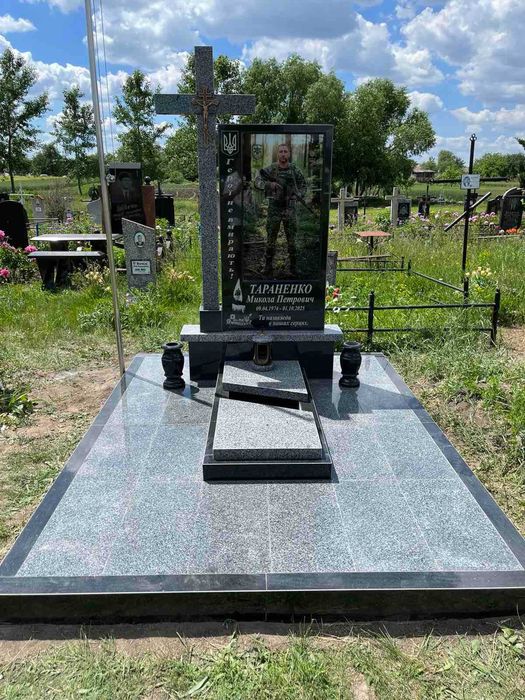 Пам'ятники з граніту. Пам'ятники гранітні. Гранитные памятники.