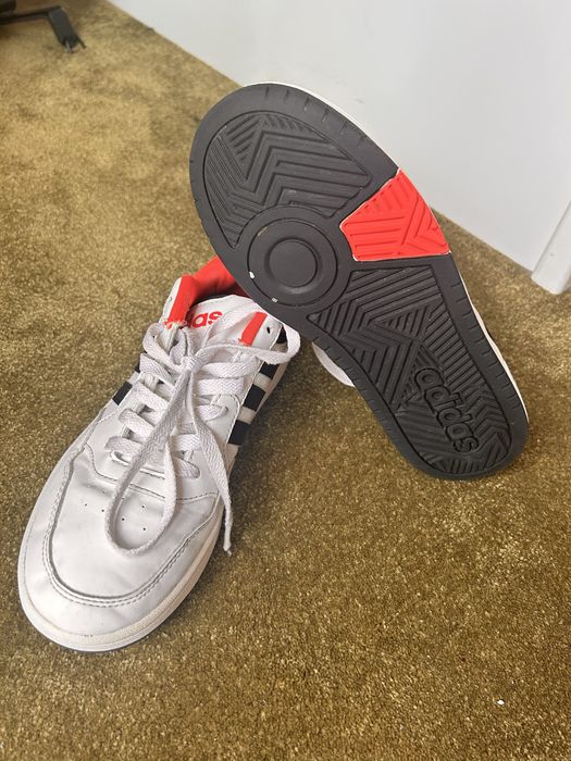 Sapatilhas Adidas em bom estado