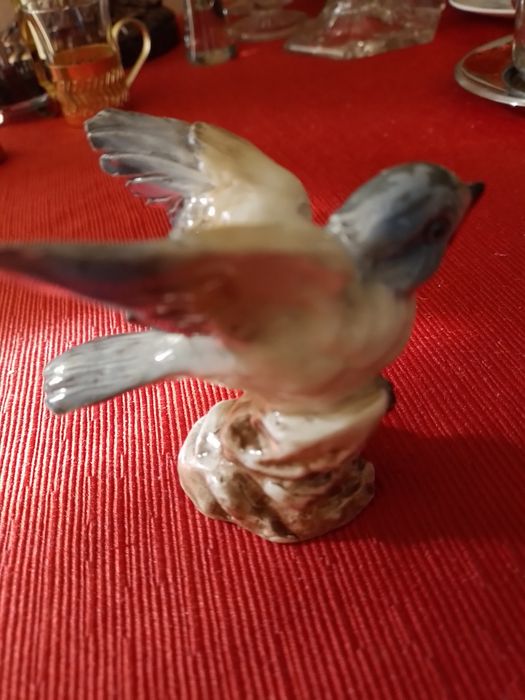 Passaro em porcelana vidrada