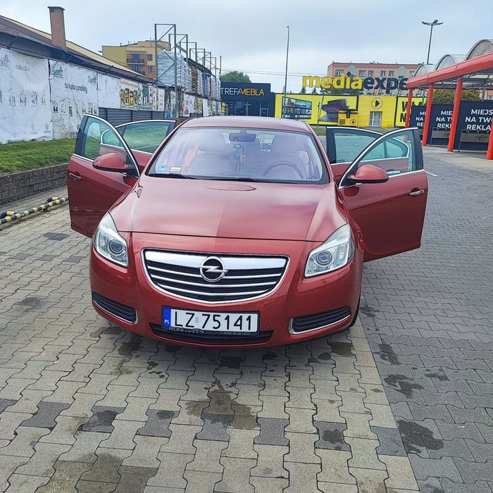Opel Insignia Opel Insignia Cosmo - Piękna bordowa limuzyna z bogatym wyposażeniem
