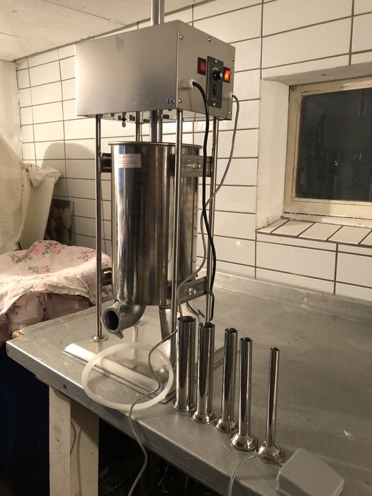 Nadziewarka elektryczna nowa kiełbas farszu mięsa 15kg