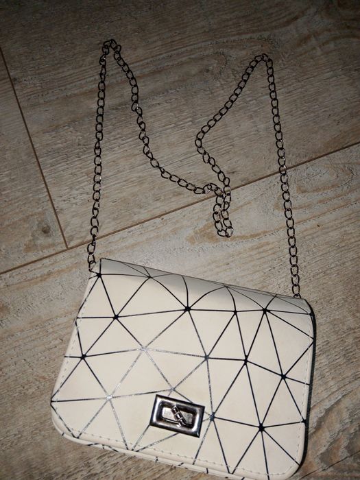 Torebka mała na łańcuszku