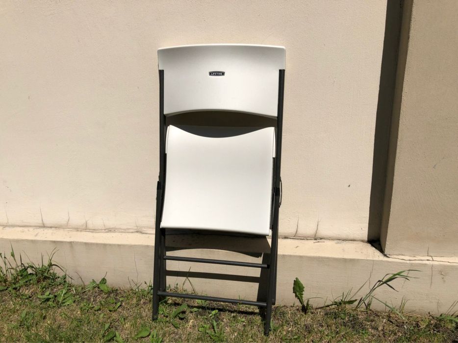 Оренда столів та стільців