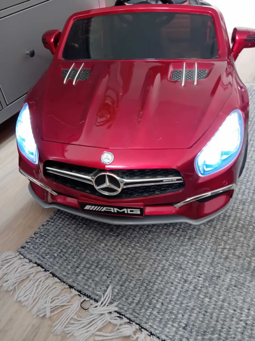 Samochod dzieciecy elektryczny