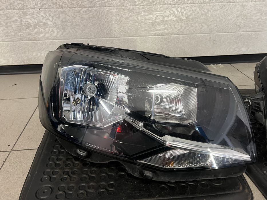 VW T6 Lampy przednie europa komplet refletor transporter caravelle