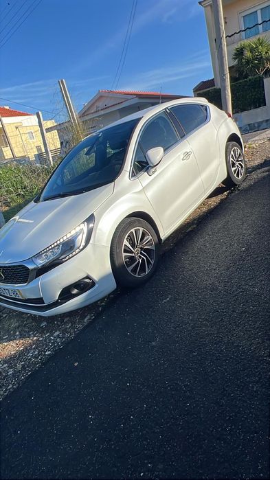 Carro ligeiro  DS 4