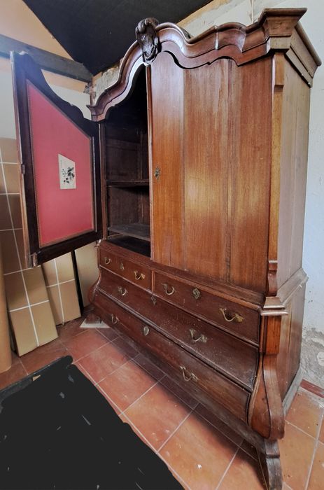 Duża, antyczna szafka barokowa
