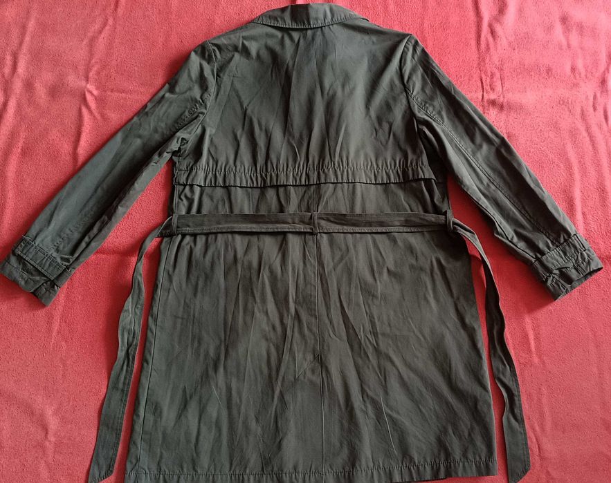 Trencz damski w kolorze ciemnej oliwki ZARA