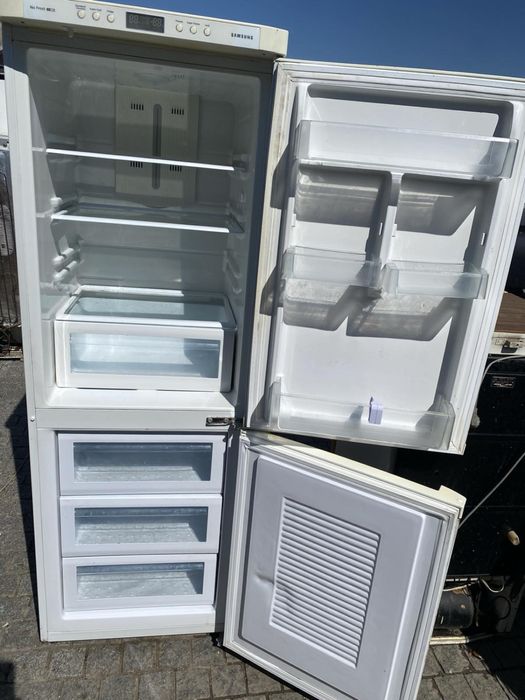 Продам холодильник