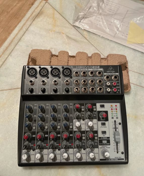 Behringer xenyx 1202 mesa mistura
