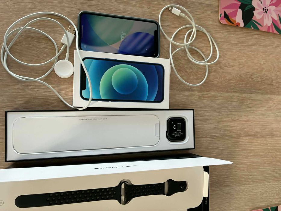 Iphone 12 mini granatowy 64GB + zegarek iWatch SE 1 gen
