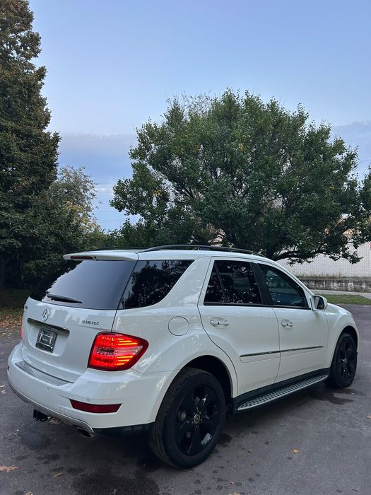 Mercedes- ML 2010рік 3.0D