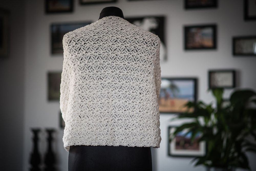 Wełniana etola do ślubu, narzutka ślubna, bolerko wiązane, ciepły szal