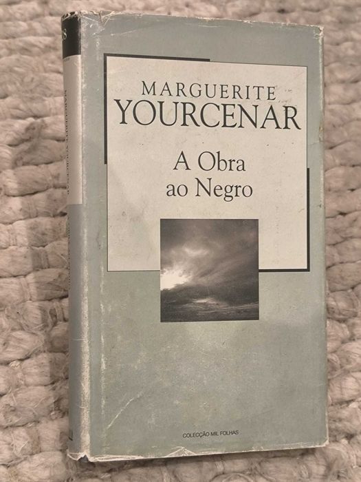 A Obra ao Negro
de Marguerite Yourcenar