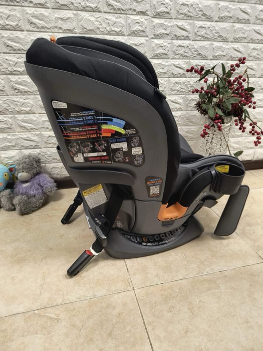 Автокрісло Chicco Fit4 Група 0+/1/2/3 (1.8-45 кг) автокресло