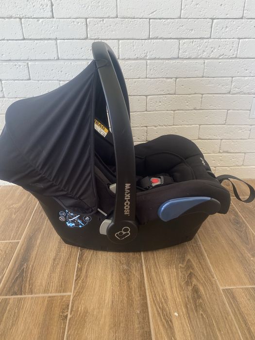Продам автокрісло-переноску Maxi-Cosi для новонародженого