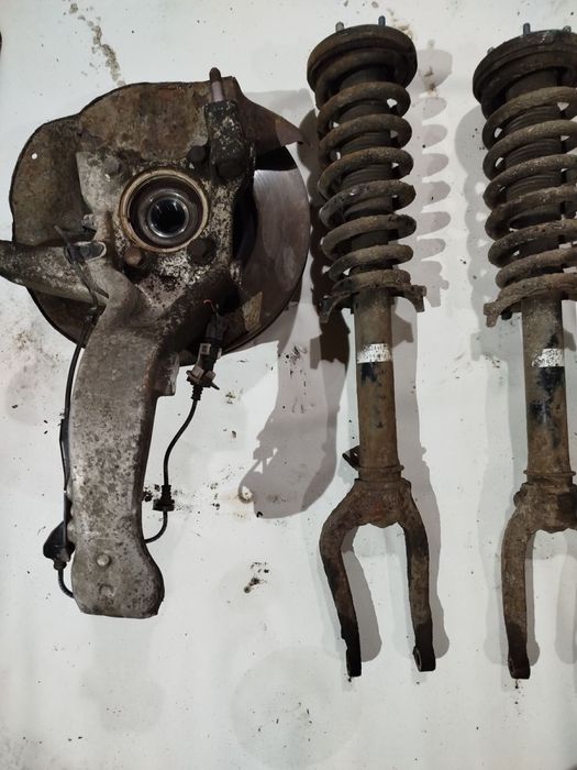 Цапфа ступиця повор.кулак Honda Acura Legeng кb1 Хонда Акура Легенда