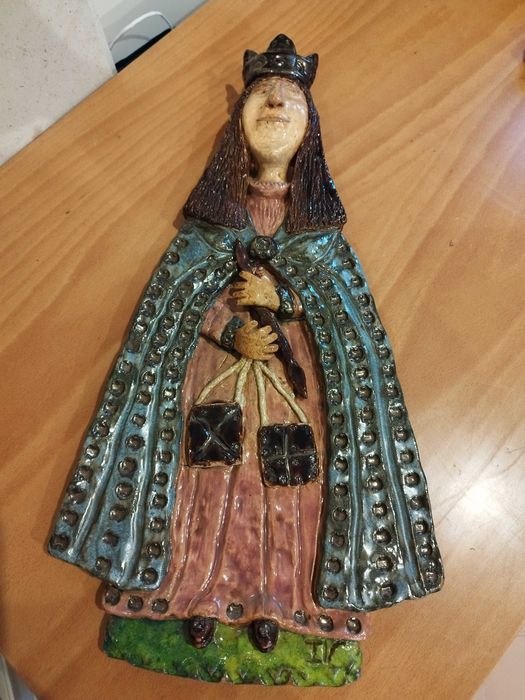 Madona retábulo muito interessante autor Isabel Vieira