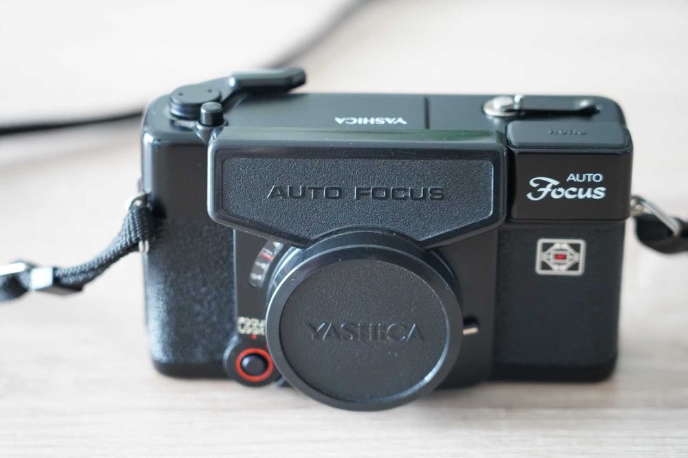 Yashica Auto Focus aparat analogowy