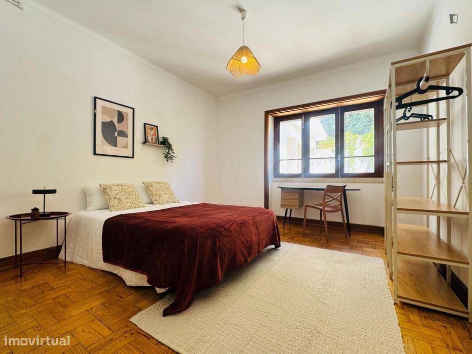 Quarto - localizado em Montes Claros Coimbra