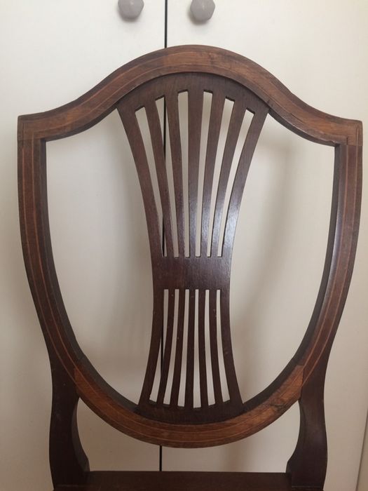 Cadeira antiga em madeira com palhinha restaurada luis xvi real