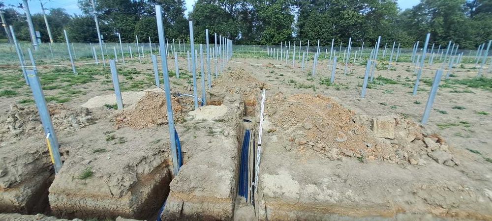 Uslugi mini koparką 2.8 t , wykopy , prace ziemne niwelacje 120zl/h z operatorem