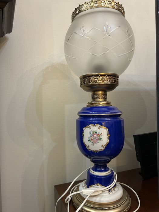 Candeeiro em porcelana