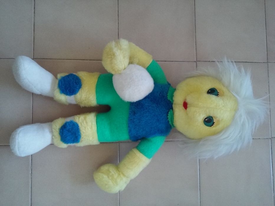 Peluche Angry Bird, Starwars e jogador de voleibol impecáveis.